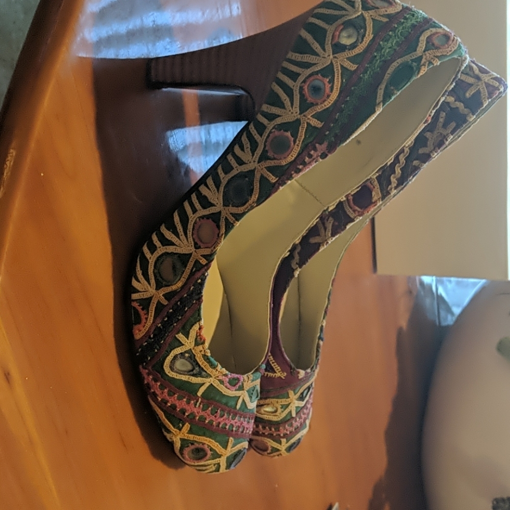 Seychelles heels